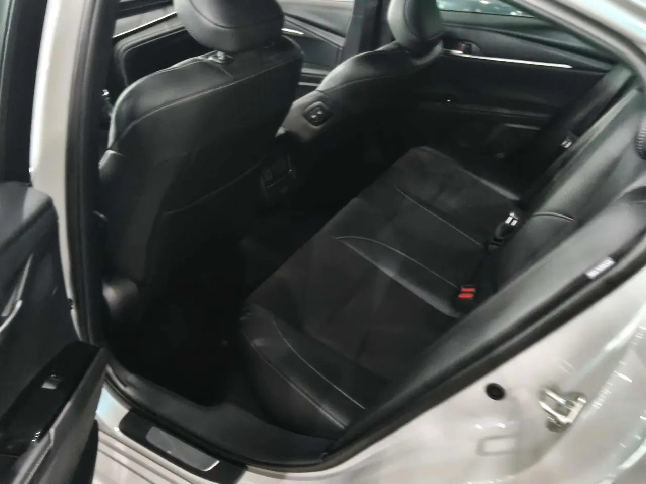 Toyota 2024 Camry 2.0S Stepless Sports Edition Automatic Gear 3