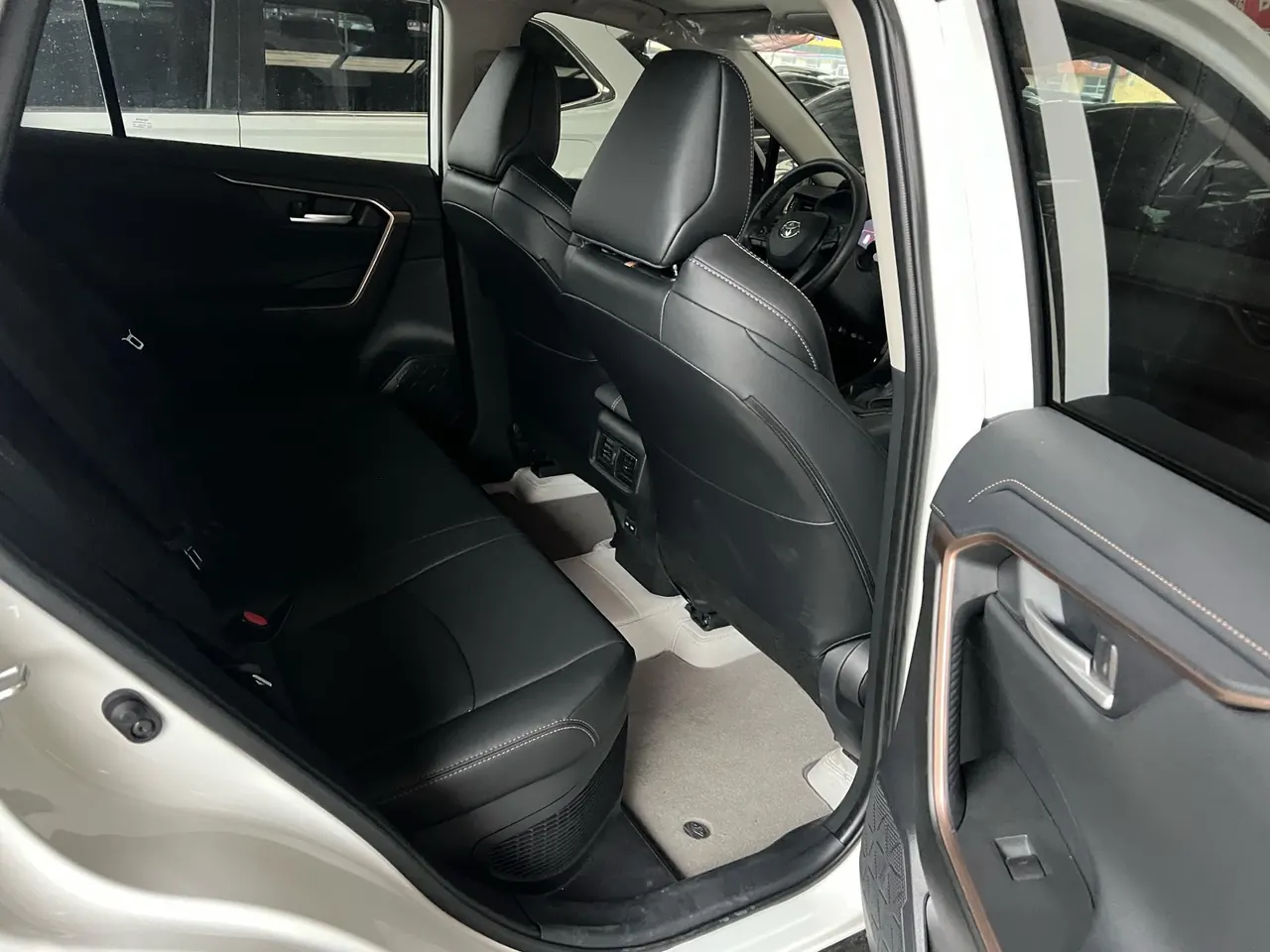 Toyota 2024 Weilanda Dual Engine 2.5 Stepless Two-Drive City Edition Automatic Gear 4