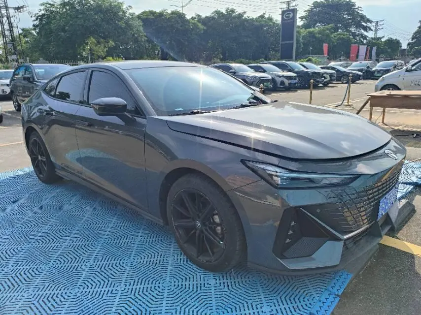 ChangAn 2022 UNI-V 1.5T honorable automatic gear 2