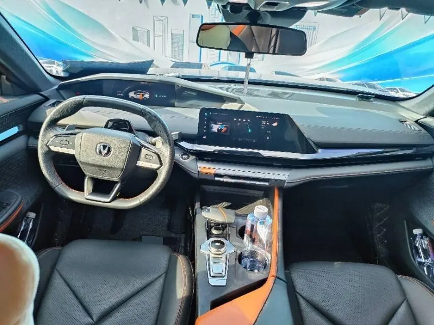 ChangAn 2022 UNI-V 1.5T honorable automatic gear 3