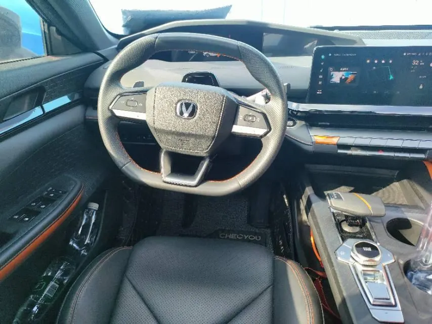ChangAn 2022 UNI-V 1.5T honorable automatic gear 4