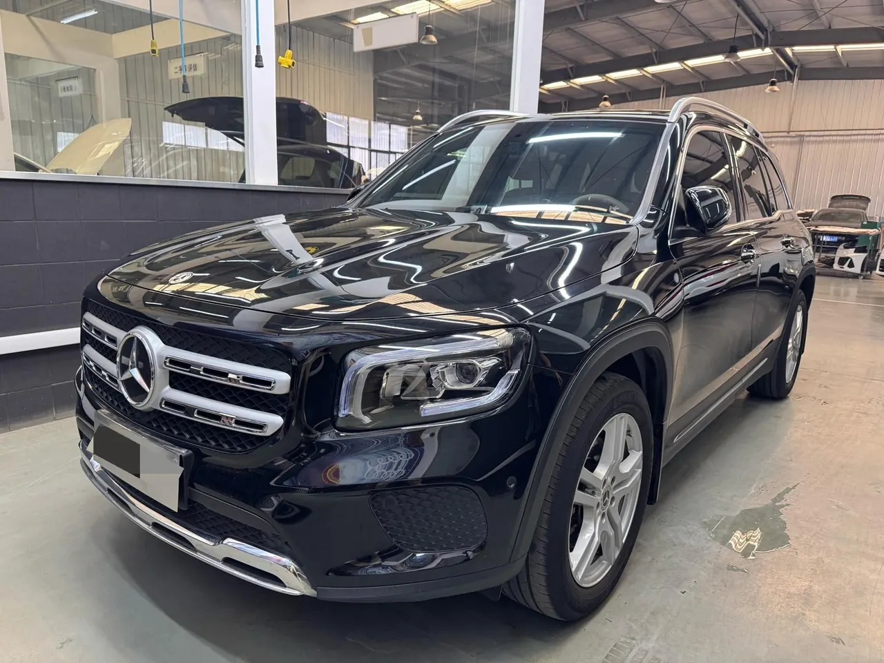 Mercedes Benz 2022 GLB 220 2.0T Dynamic Automatic - View 1