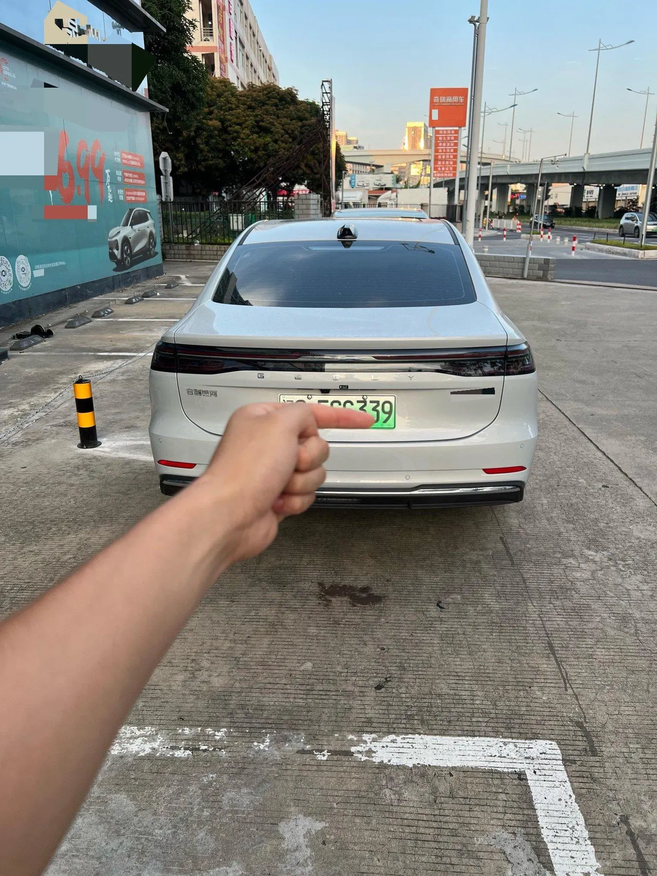 Geely Galaxy 2025 A7 EM-i 1.5 150km Discovery Edition Automatic Gear 3