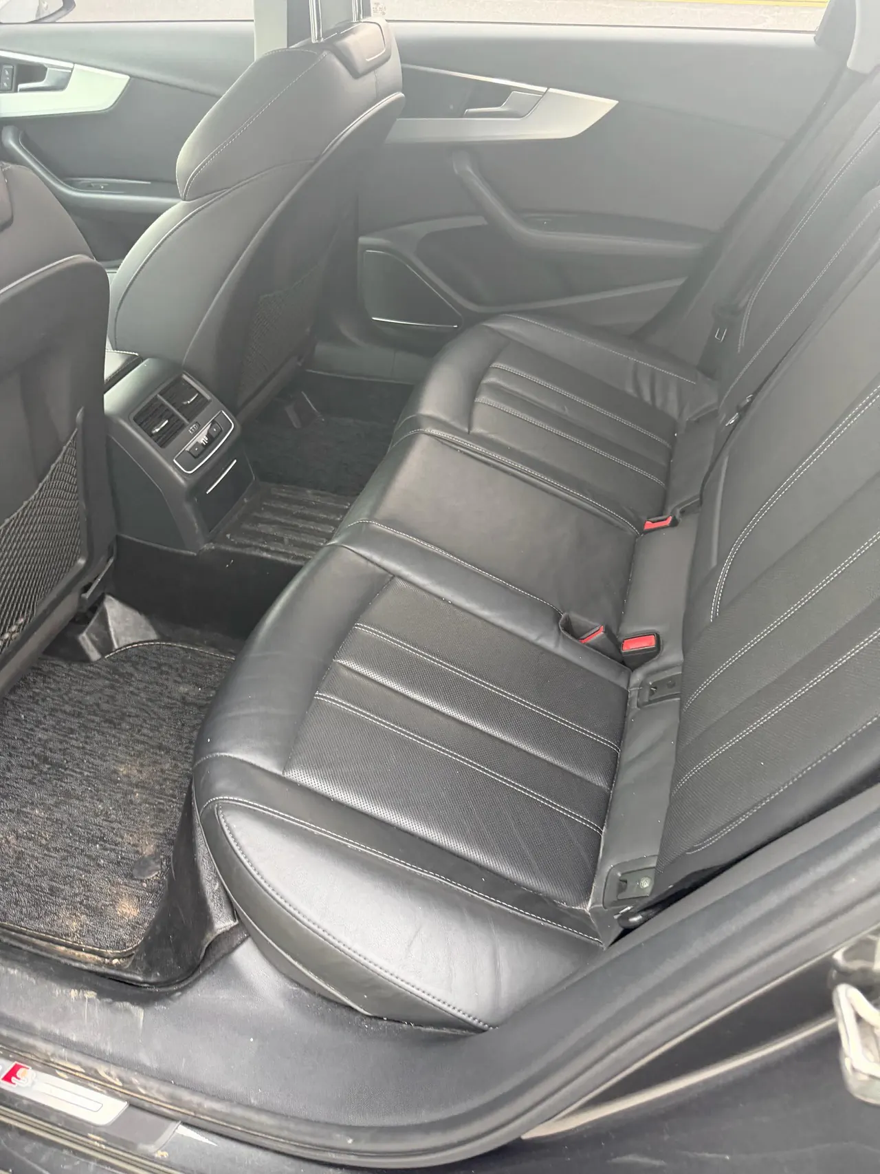 Audi 2020 A4L 2.0TFSI 40TFSI Deluxe Dynamic Automatic 4
