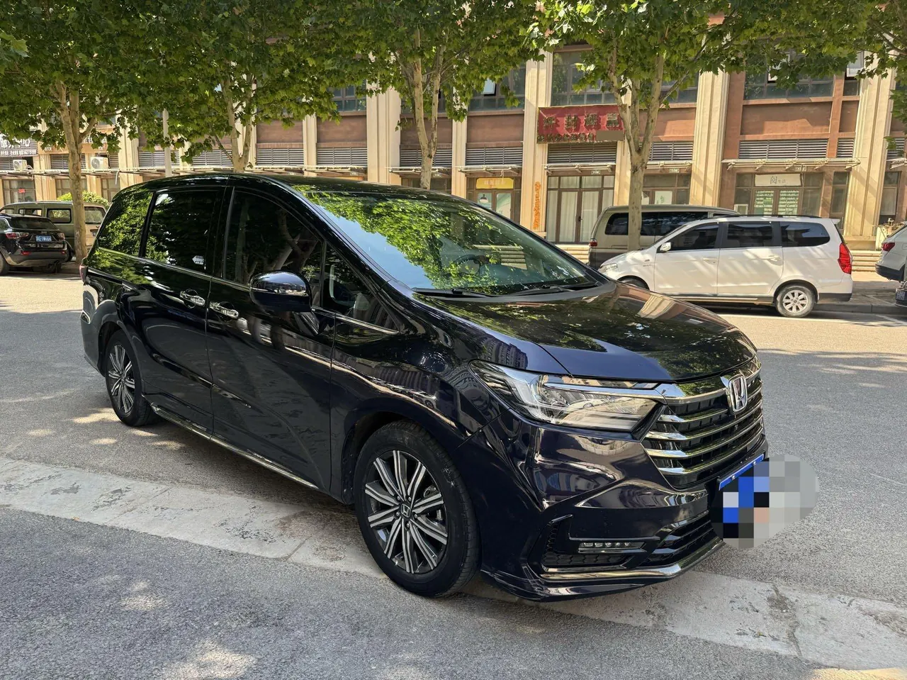 Honda 2022 Odyssey Hybrid 2.0 Stepless Sharp and Pleasant Edition Automatic Gear 3