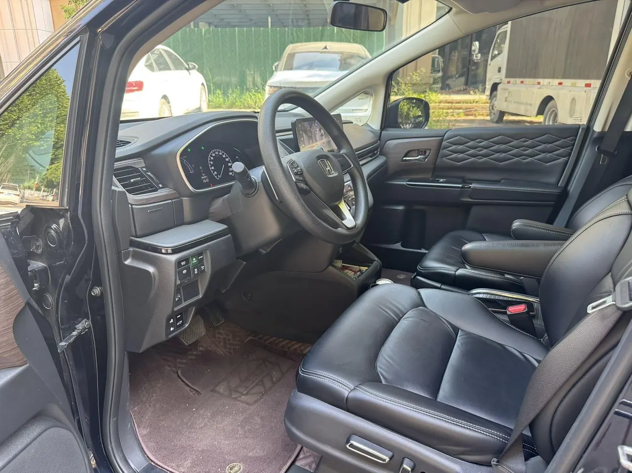 Honda 2022 Odyssey Hybrid 2.0 Stepless Sharp and Pleasant Edition Automatic Gear 7