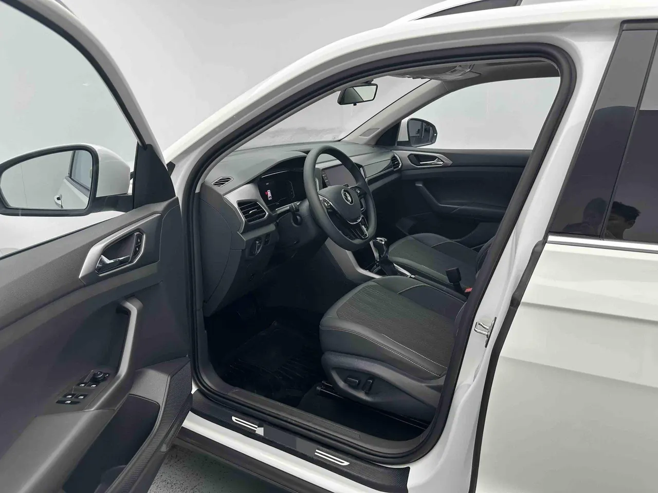 Volkswagen 2021 T-Cross (Tujia) 1.4TSI 280TSI Comfort Edition Automatic Gear 3