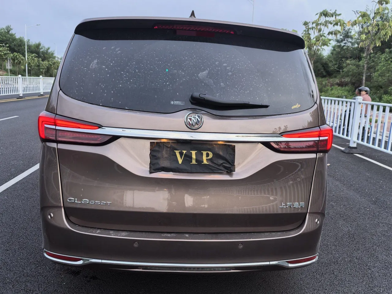 Buick 2021 GL8 Land Business Class 2.0T 652T Premium Automatic Gear 3