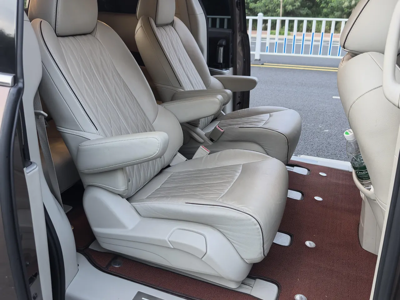 Buick 2021 GL8 Land Business Class 2.0T 652T Premium Automatic Gear 6