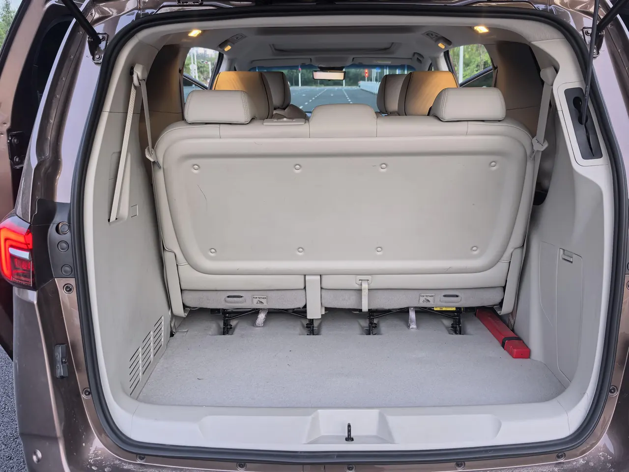 Buick 2021 GL8 Land Business Class 2.0T 652T Premium Automatic Gear 7