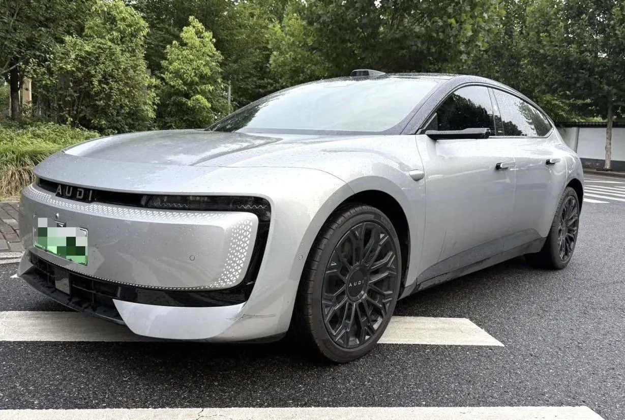 Открыть галерею: AUDI 2026 E5 Sportback ordered performance Quattro type automatic gear