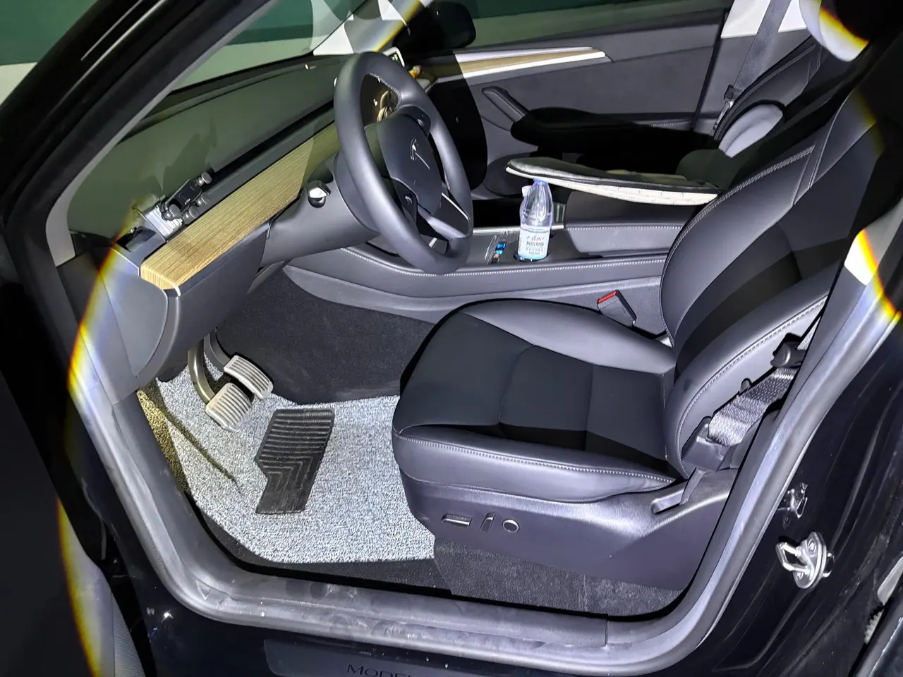 Tesla 2022 Model Y rear-wheel drive version (facelift) automatic gear 4