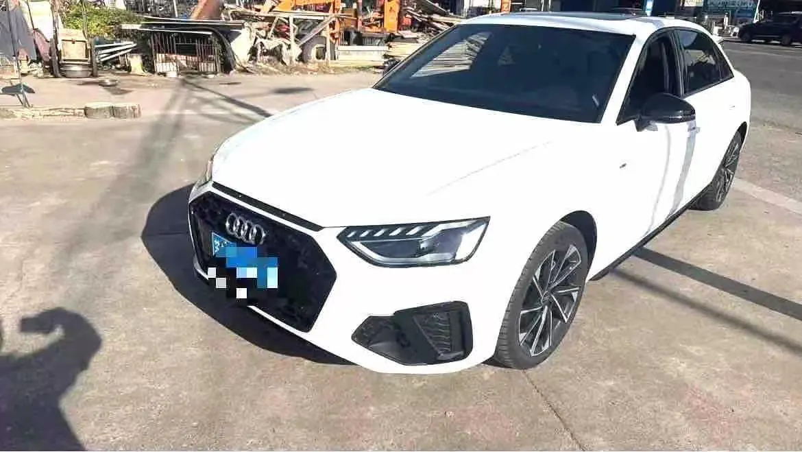 Audi 2022 A4L 2.0TFSI 40TFSI Deluxe Dynamic Automatic - View 1