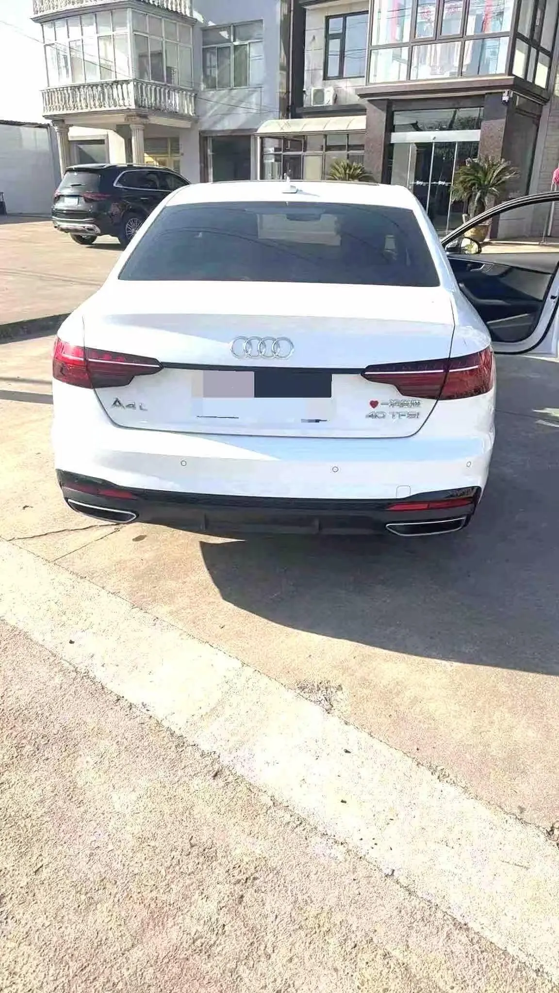 Audi 2022 A4L 2.0TFSI 40TFSI Deluxe Dynamic Automatic 3