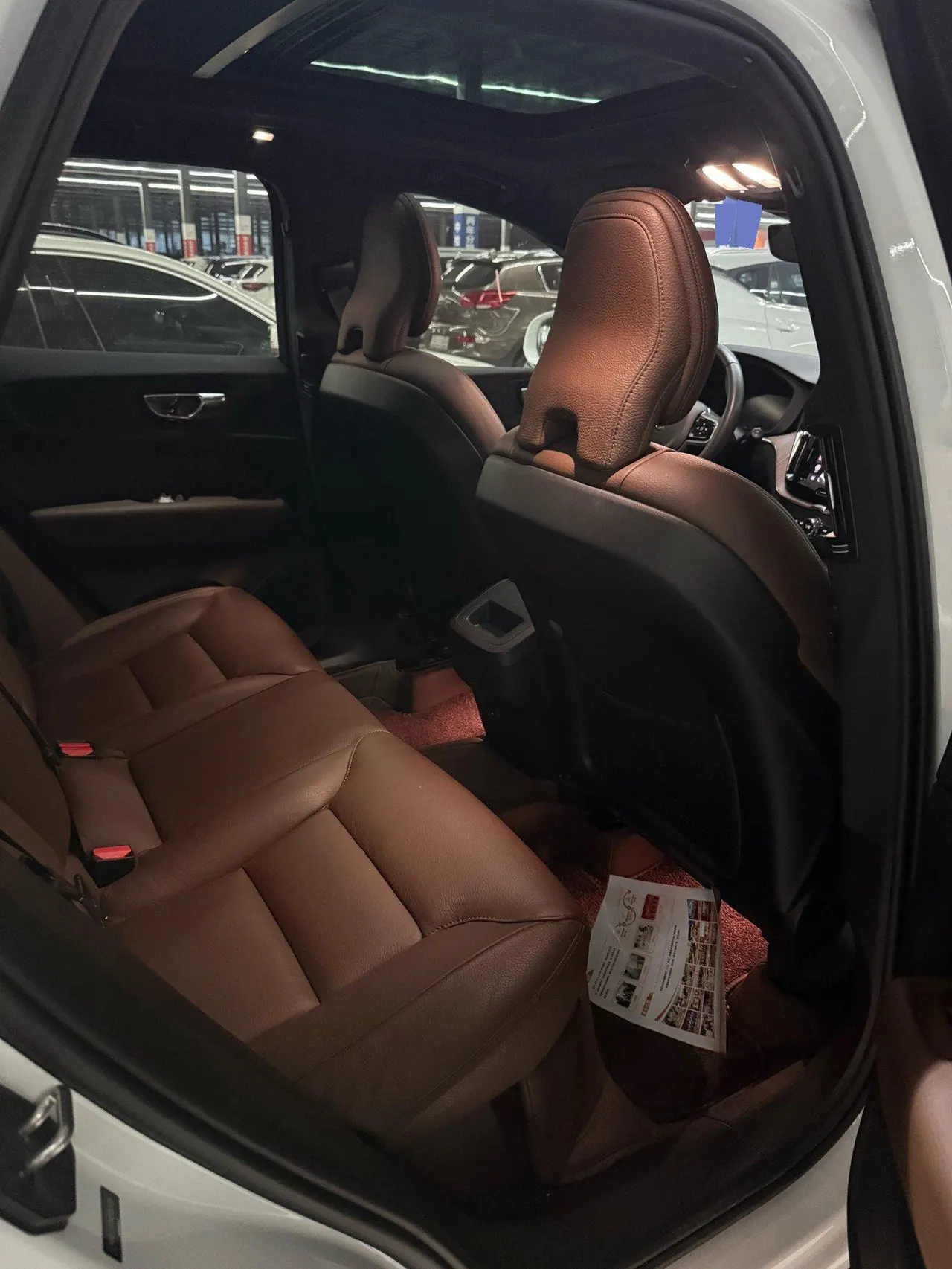 Volvo 2022 XC60 48V 2.0T B5 4-wheel drive Zhiyuan Deluxe Edition Automatic Gear 5