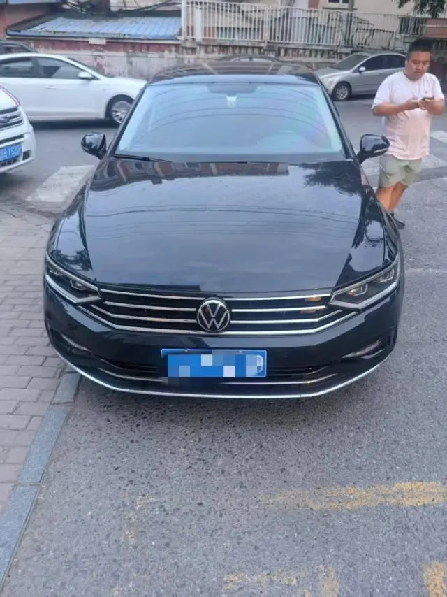 Volkswagen 2020 Magotan 2.0TSI 330TSI luxury automatic transmission 2