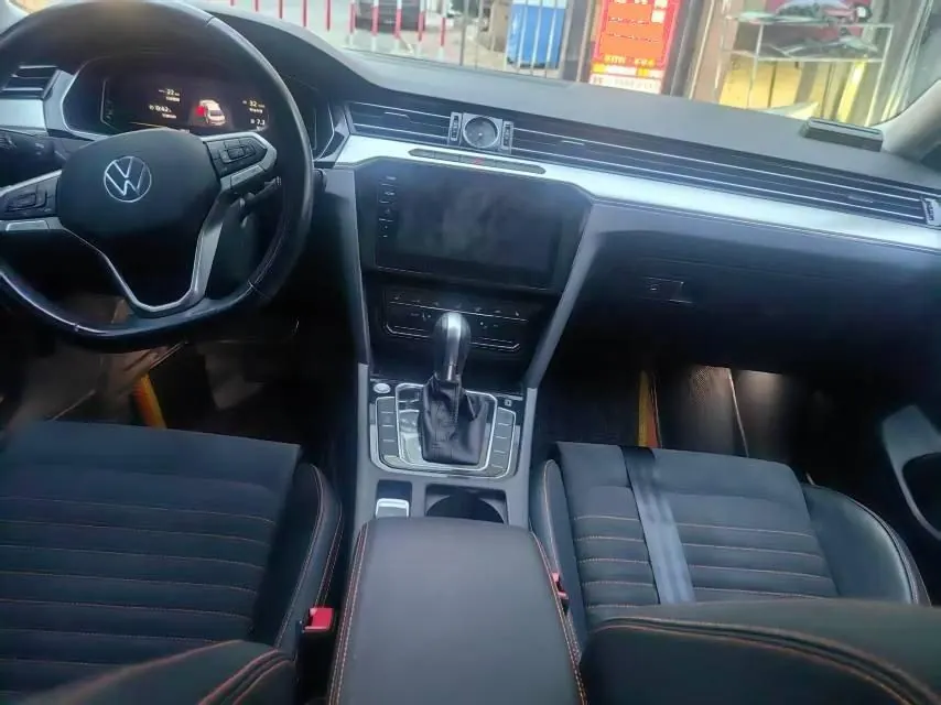 Volkswagen 2020 Magotan 2.0TSI 330TSI luxury automatic transmission 4