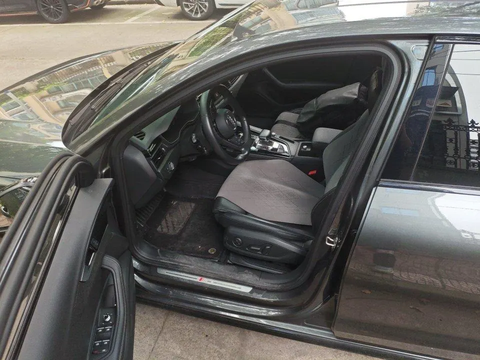Audi 2023 A4L 2.0TFSI 40TFSI Deluxe Dynamic Automatic 2