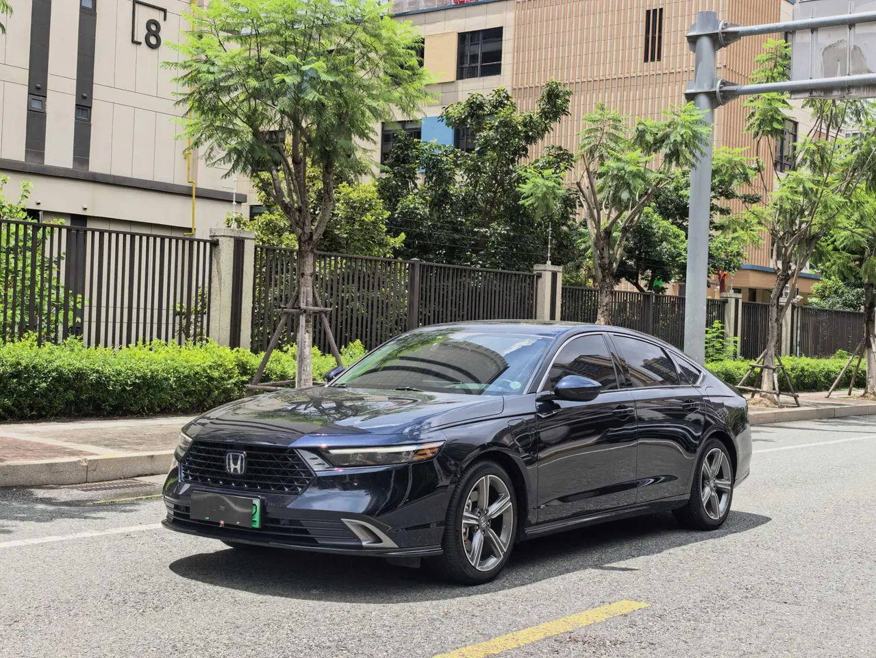 Open image lightbox: Honda Accord New Energy 2023 11th Generation Accord e:PHEV 2.0 Stepless Premium Edition Automatic Gear