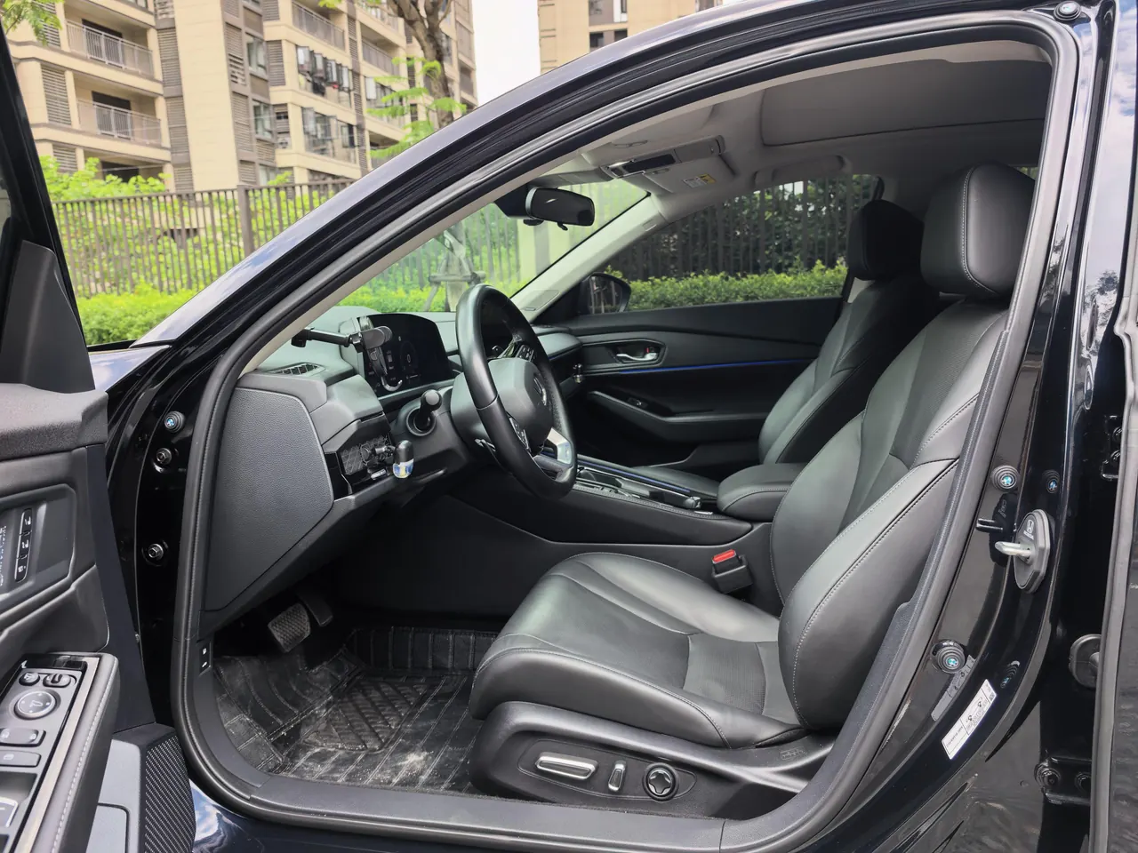 Honda Accord New Energy 2023 11th Generation Accord e:PHEV 2.0 Stepless Premium Edition Automatic Gear 3