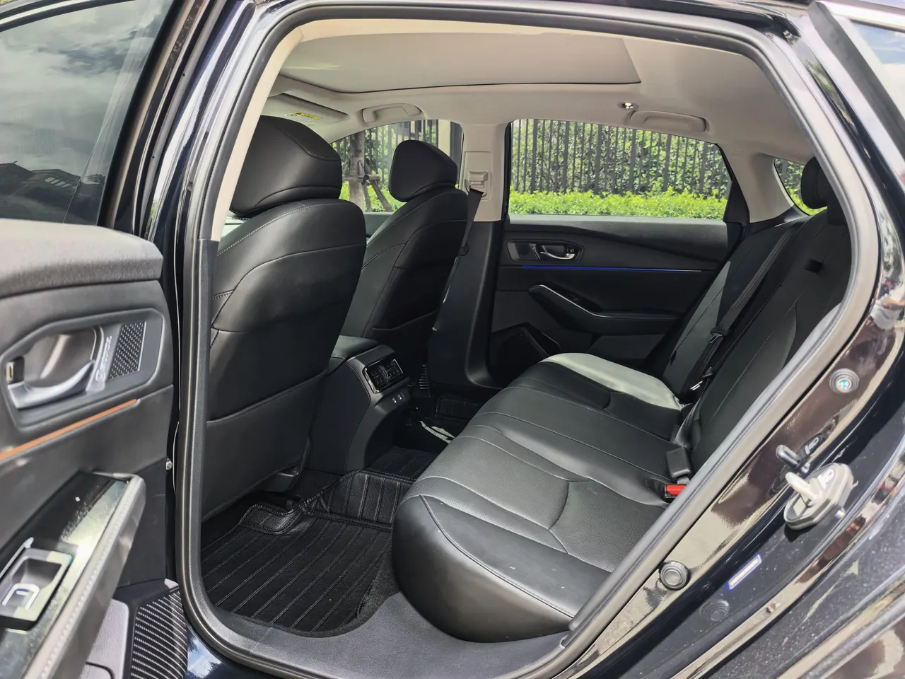 Honda Accord New Energy 2023 11th Generation Accord e:PHEV 2.0 Stepless Premium Edition Automatic Gear 4