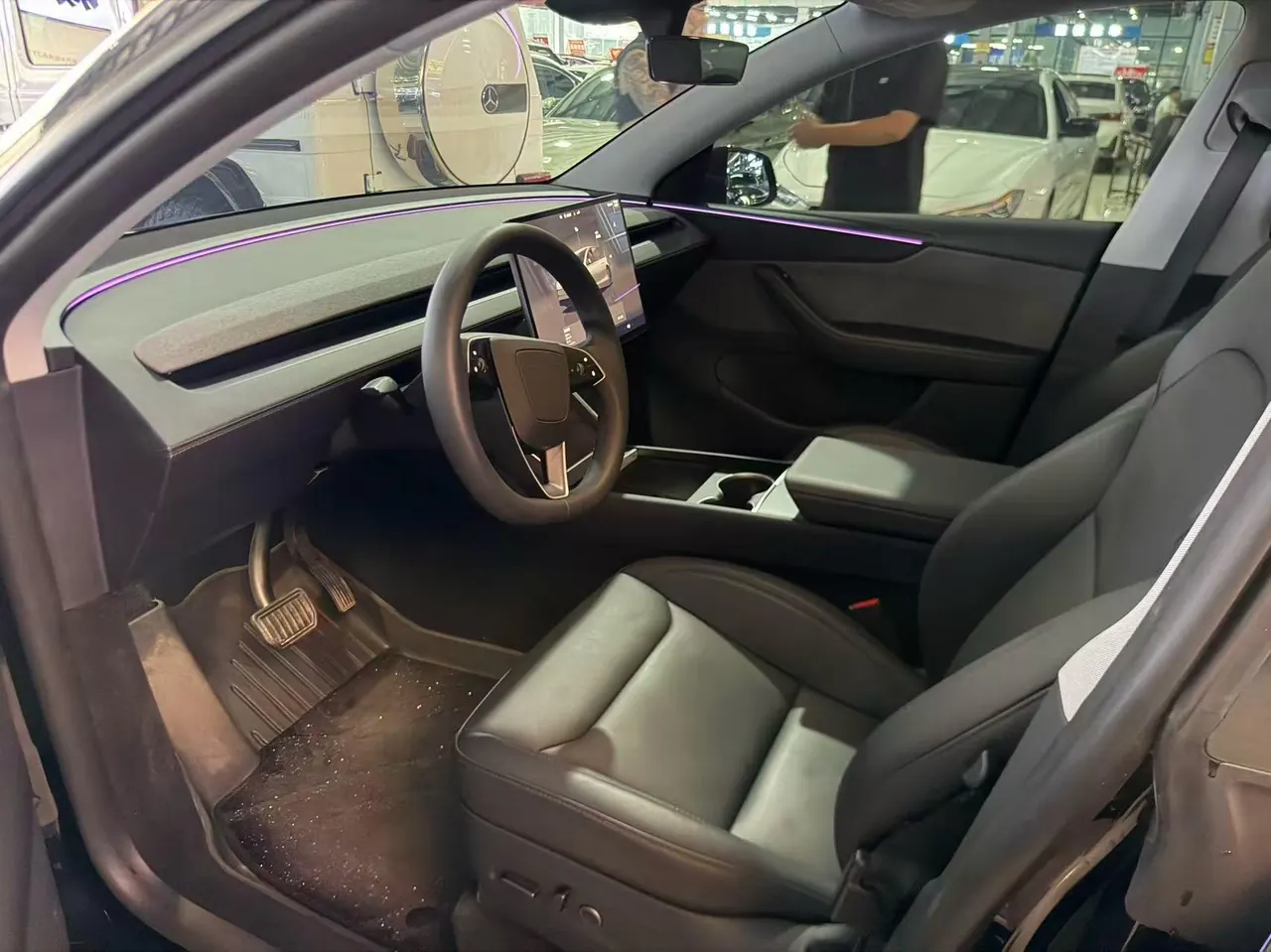 Tesla 2025 Model Y rear-wheel drive version automatic transmission 3