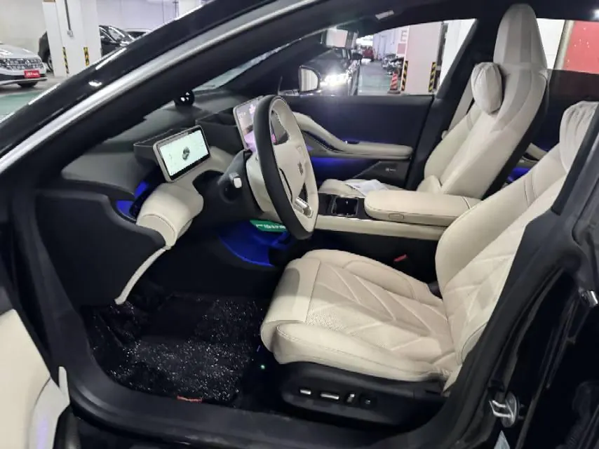 NIO 2025 ET5T 75kWh Touring automatic 5