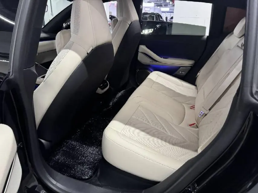 NIO 2025 ET5T 75kWh Touring automatic 6