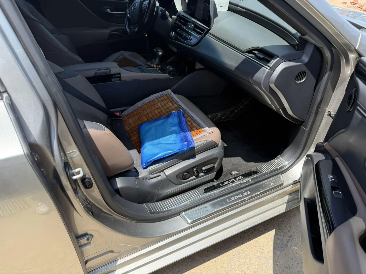Lexus ES (Imported) 2020 ES200 2.0 Stepless Premium Edition Automatic Gear 7