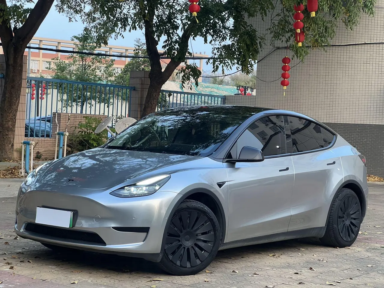Tesla 2022 Model Y rear-wheel drive version automatic transmission - View 1