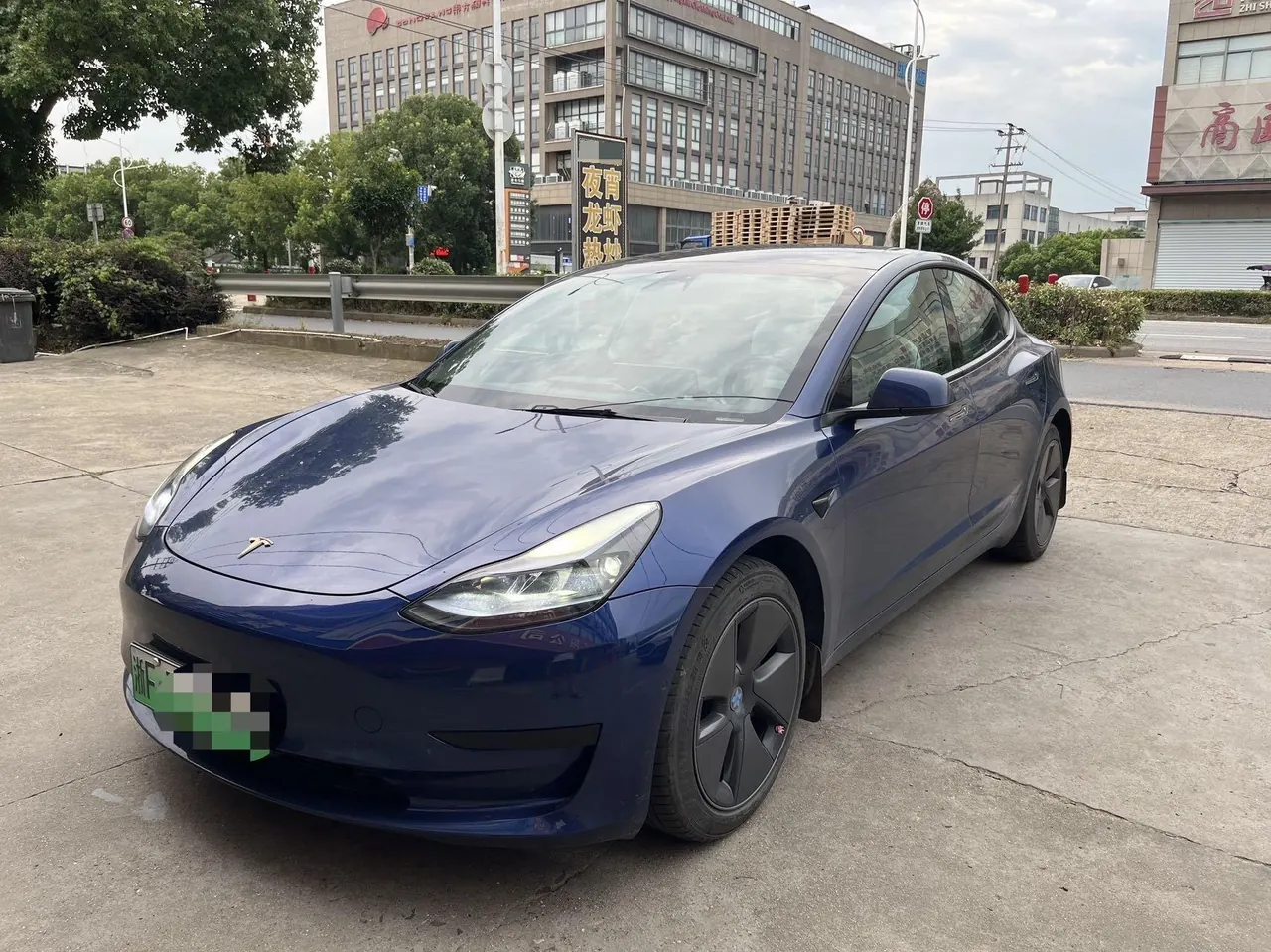 Tesla 2022 Model 3 rear-wheel drive version of automatic transmission - View 1