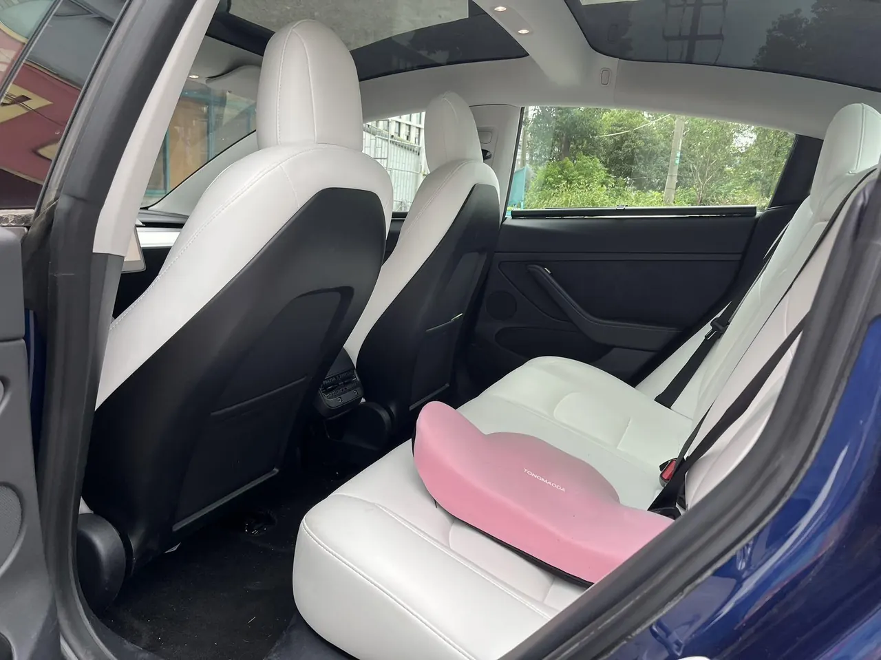Tesla 2022 Model 3 rear-wheel drive version of automatic transmission 4