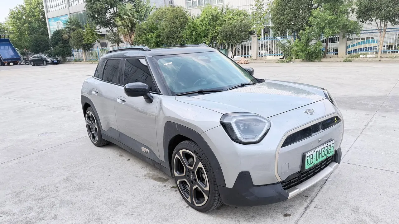 MINI 2024 Mini Cooper SE 452km Cooper SE 1/65 Limited Edition Automatic 4
