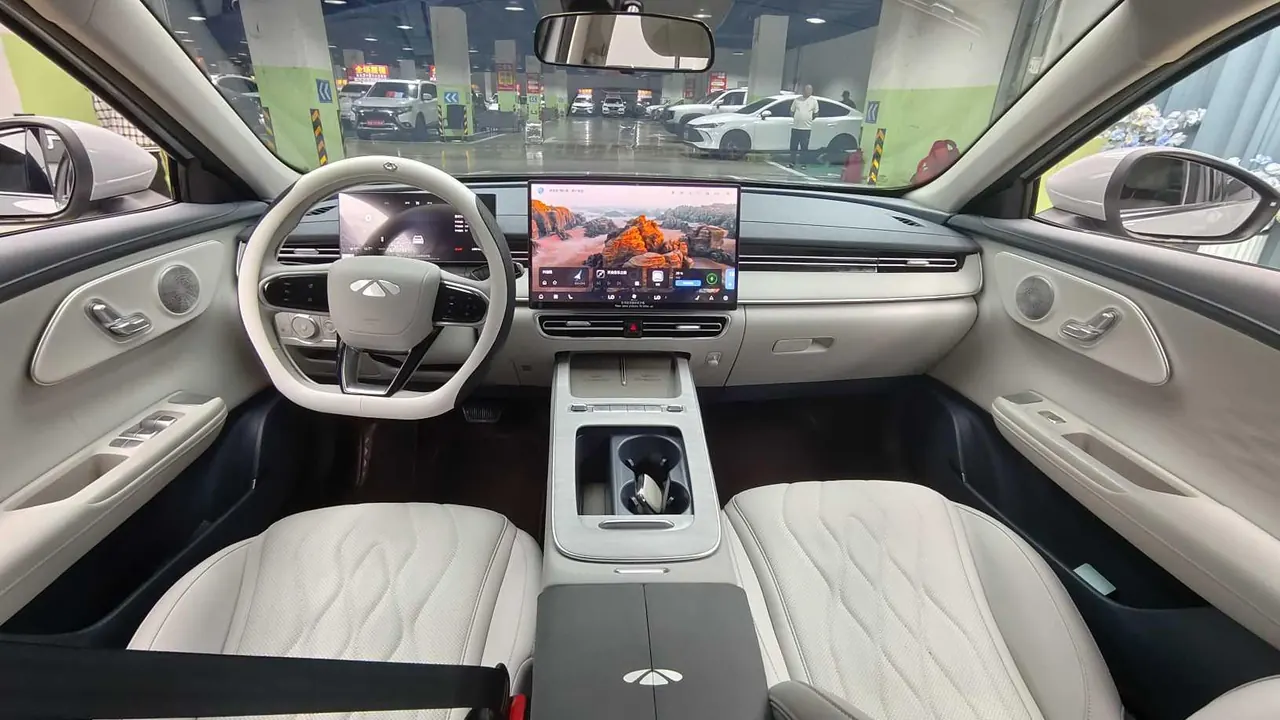 Chery 2025 Fengyun A8L 1.5TGDI 145km Comfortable Automatic Gear 4
