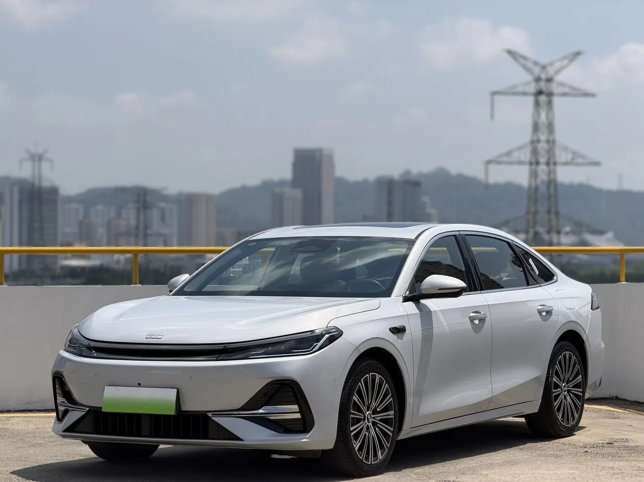Open image lightbox: Geely Galaxy 2025 A7 EM-i 1.5 150km Starship Edition Automatic Gear