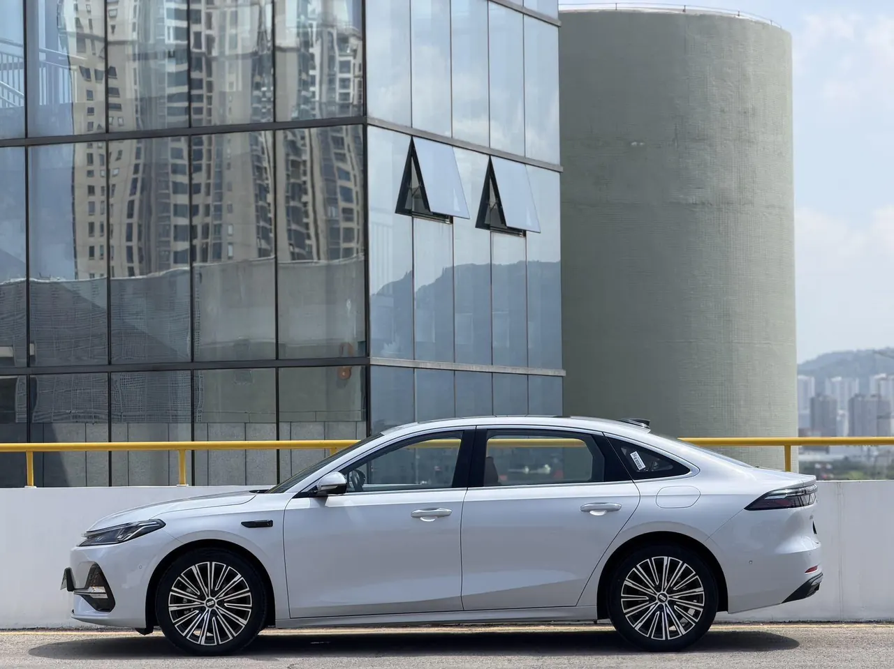 Geely Galaxy 2025 A7 EM-i 1.5 150km Starship Edition Automatic Gear 2