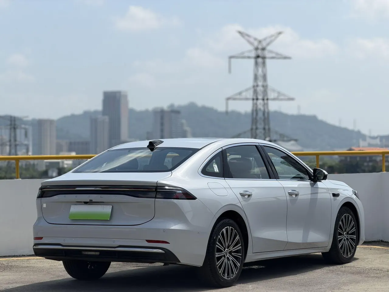Geely Galaxy 2025 A7 EM-i 1.5 150km Starship Edition Automatic Gear 3