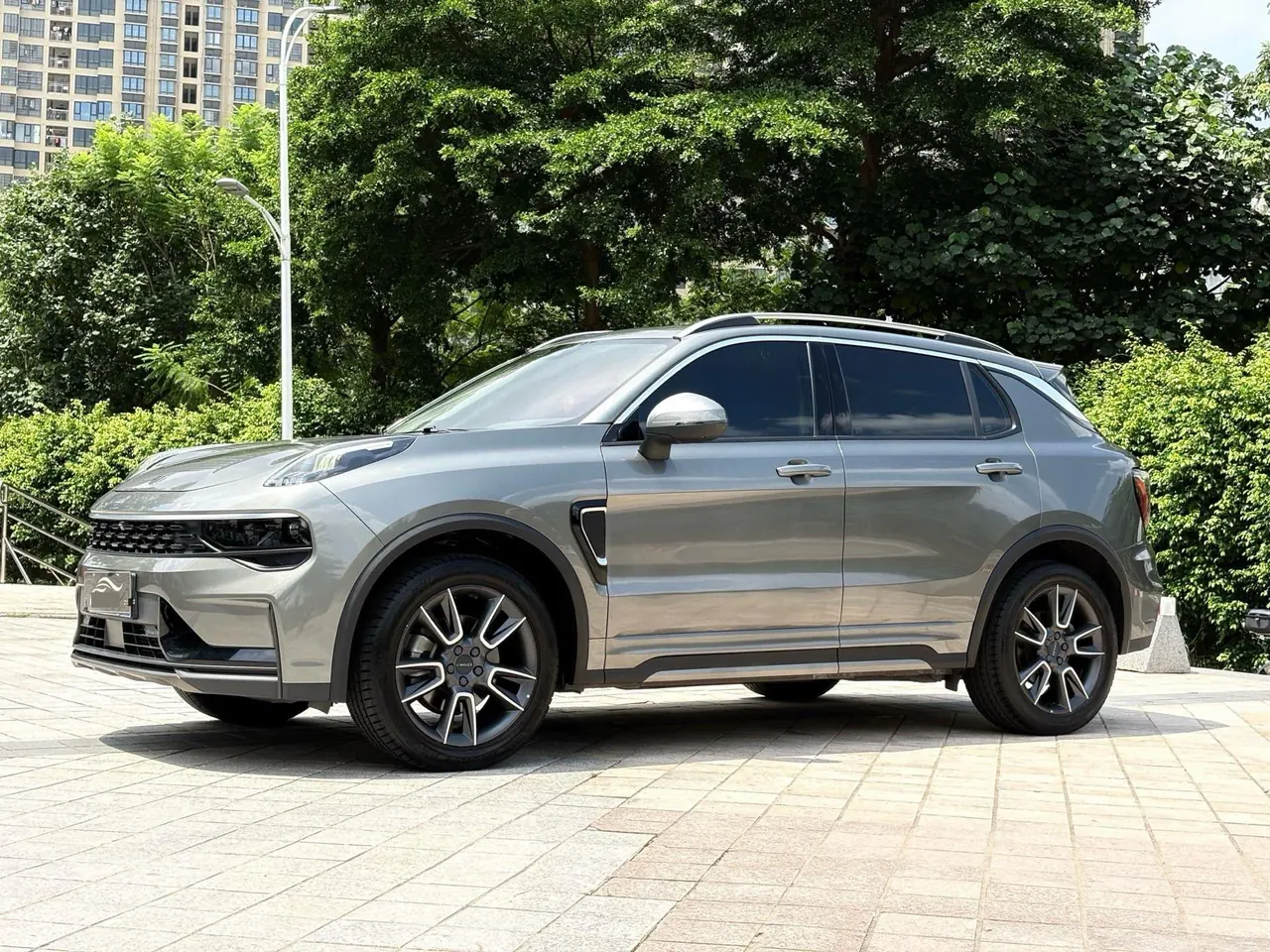 Открыть галерею: LYNK&CO 2021 LYNK&CO 01 2.0TD Two-Drive Pro Automatic