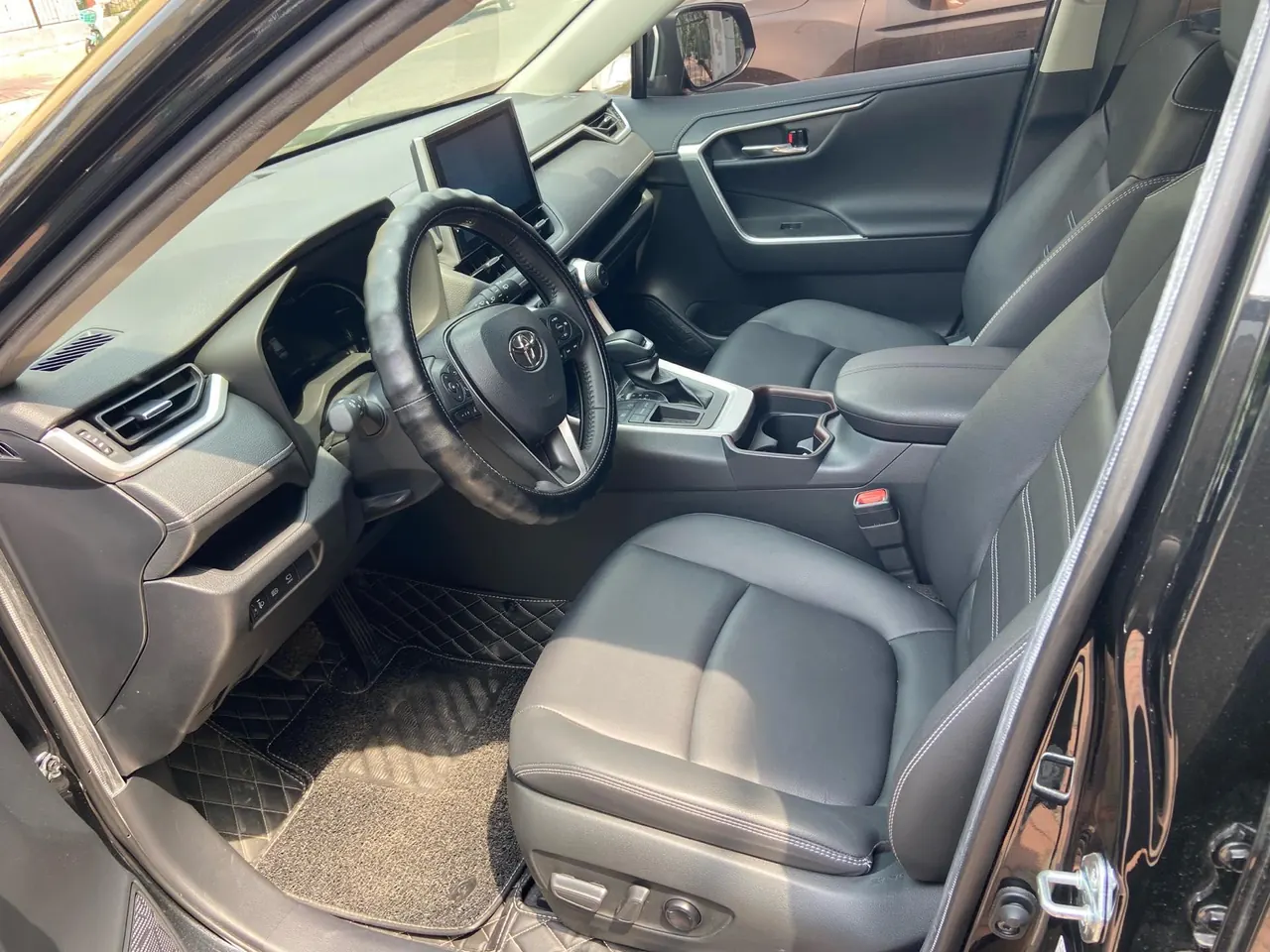Toyota 2022 RAV4 Rongbo 2.0 Stepless Two-Drive Fashion Edition Automatic Gear 2