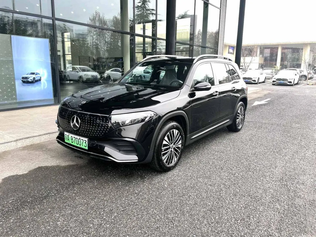 Открыть галерею: Mercedes Benz 2025 EQB 260 EQB 260 Automatic