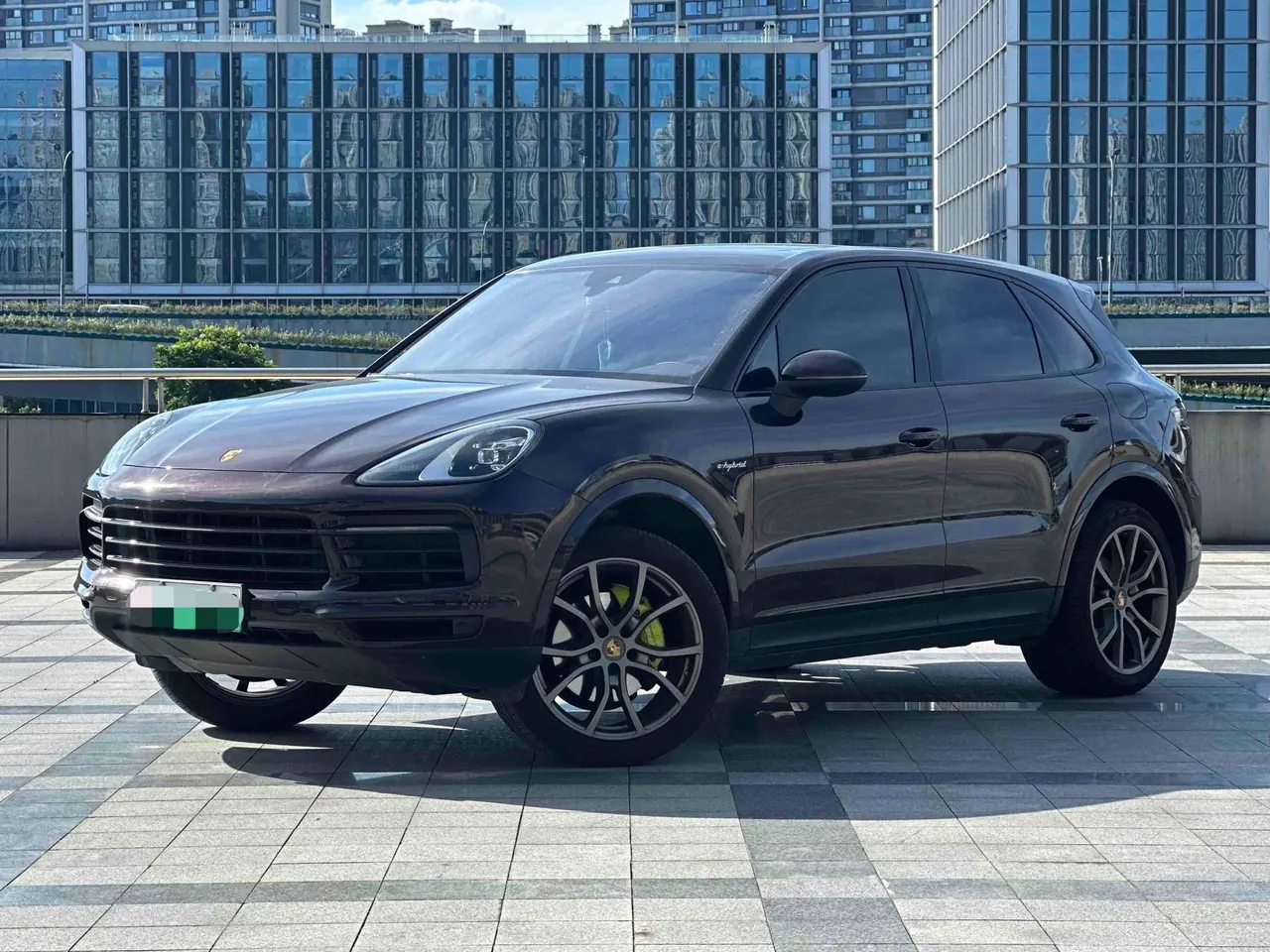 Open image lightbox: Porsche Cayenne New Energy (Imported) 2022 Cayenne Oil and Electric Hybrid 2.0T Platinum Automatic Gear
