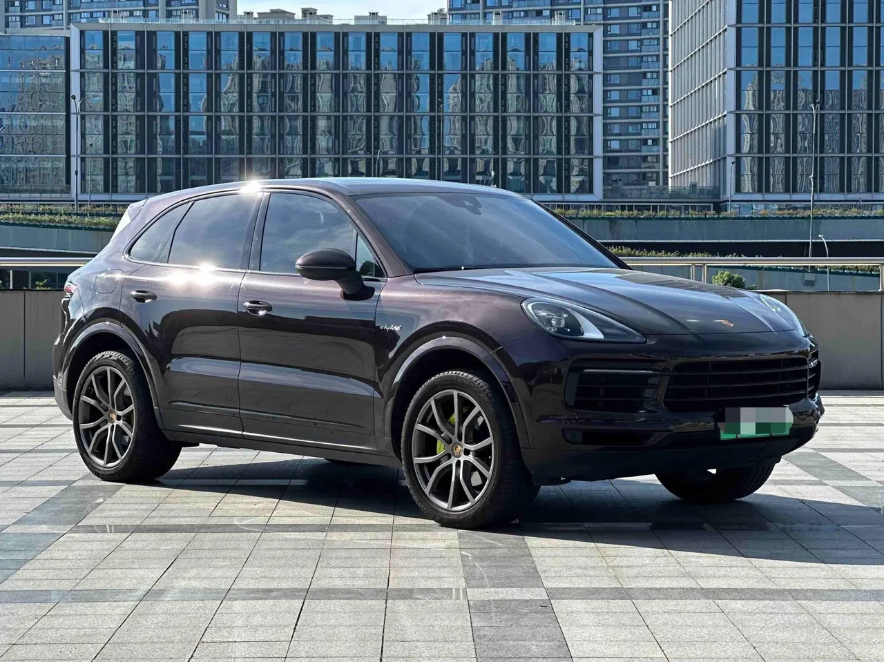 Porsche Cayenne New Energy (Imported) 2022 Cayenne Oil and Electric Hybrid 2.0T Platinum Automatic Gear 3