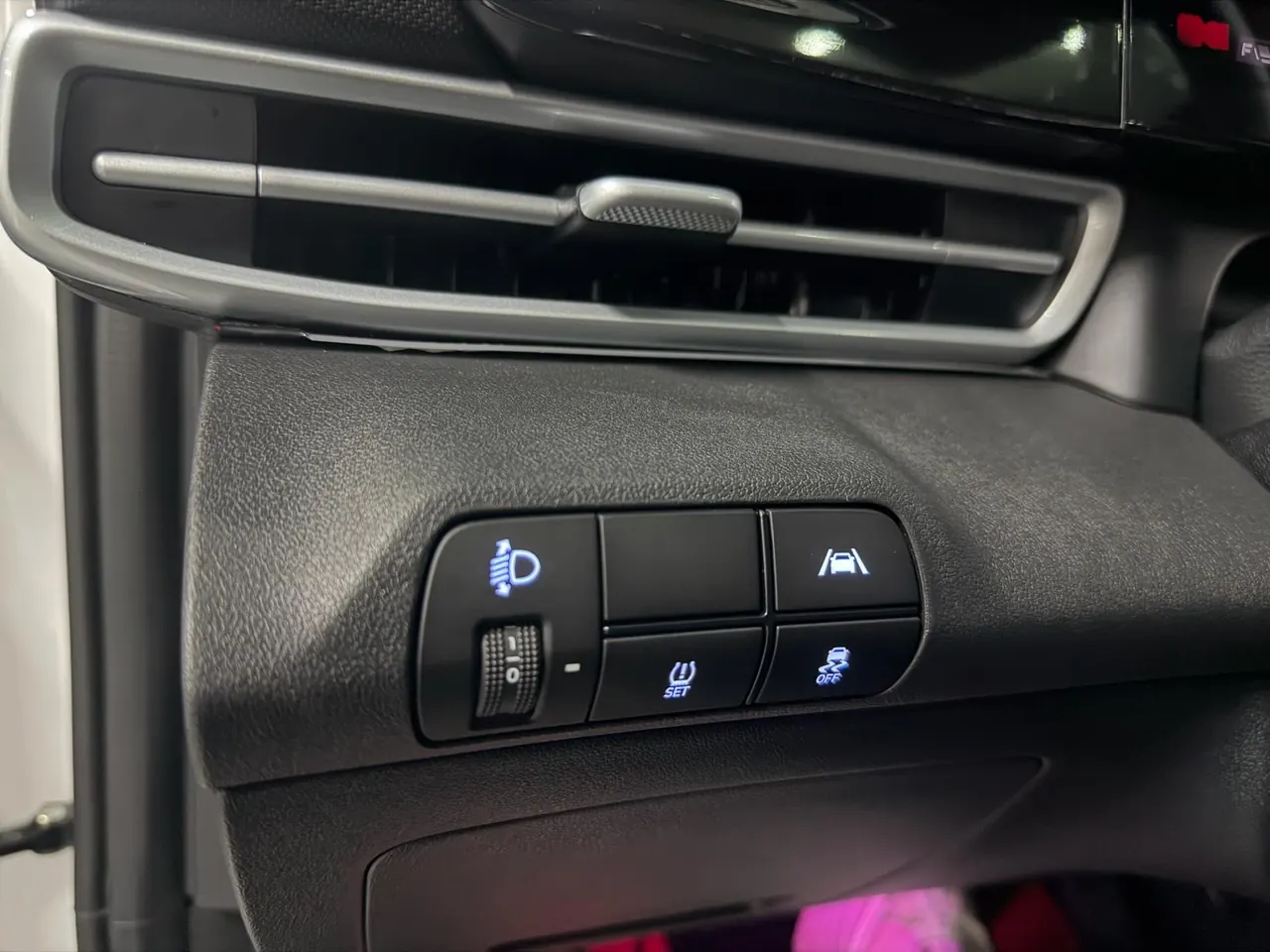 Hyundai 2022 Elantra -3-compartment 1.5 stepless LUX premium automatic gear 10