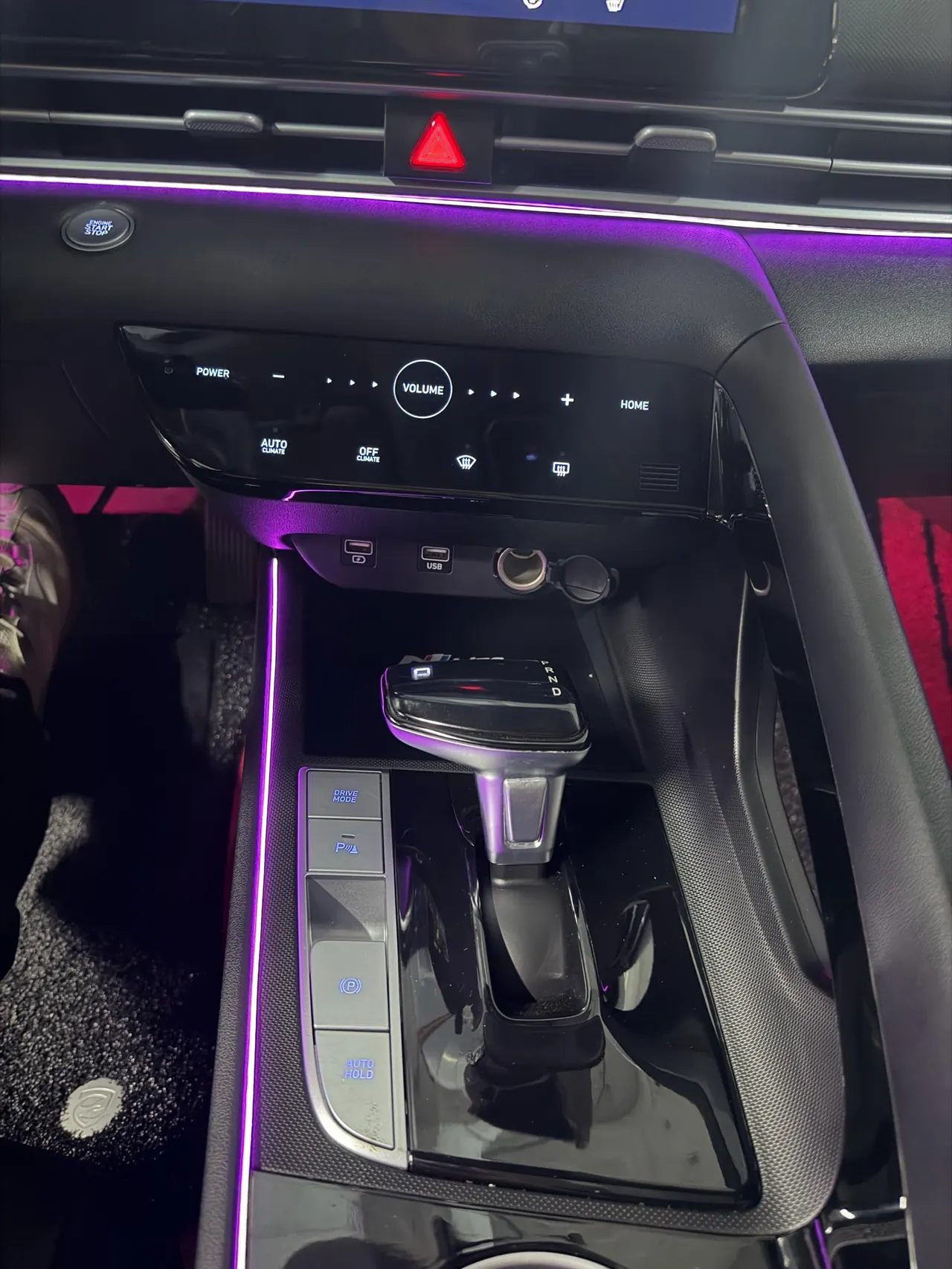 Hyundai 2022 Elantra -3-compartment 1.5 stepless LUX premium automatic gear 12