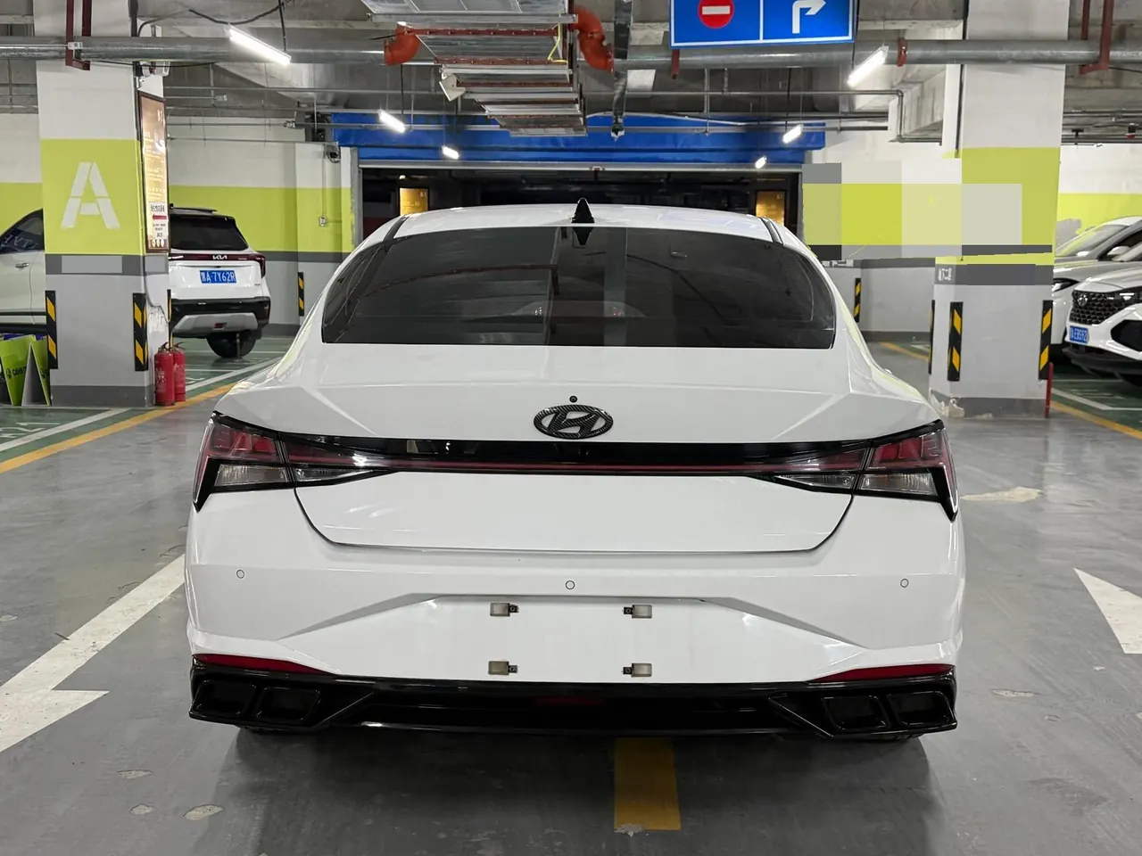 Hyundai 2022 Elantra -3-compartment 1.5 stepless LUX premium automatic gear 4