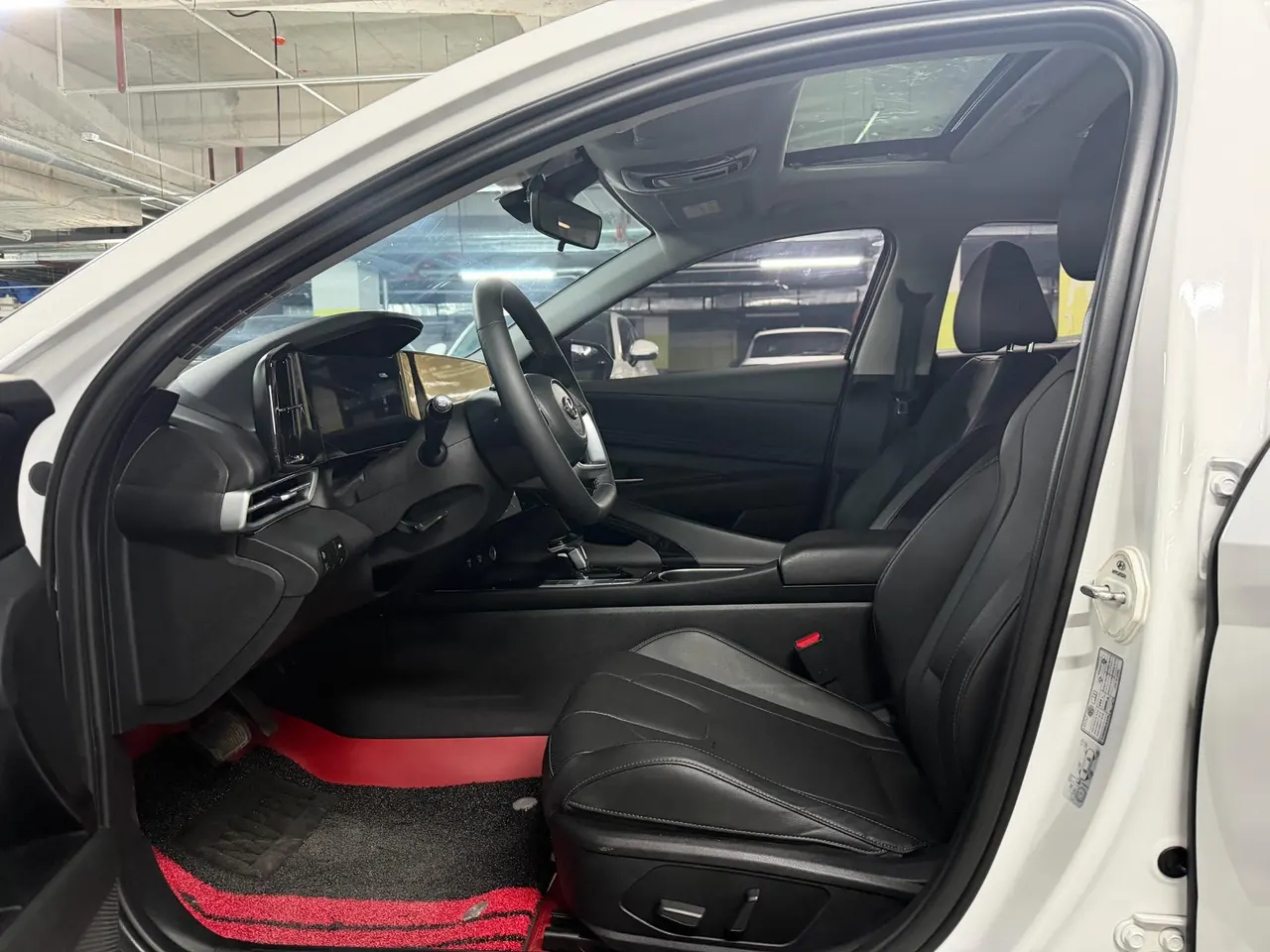 Hyundai 2022 Elantra -3-compartment 1.5 stepless LUX premium automatic gear 7