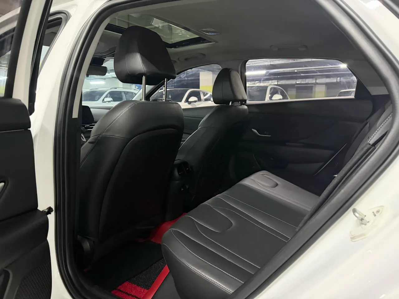 Hyundai 2022 Elantra -3-compartment 1.5 stepless LUX premium automatic gear 8