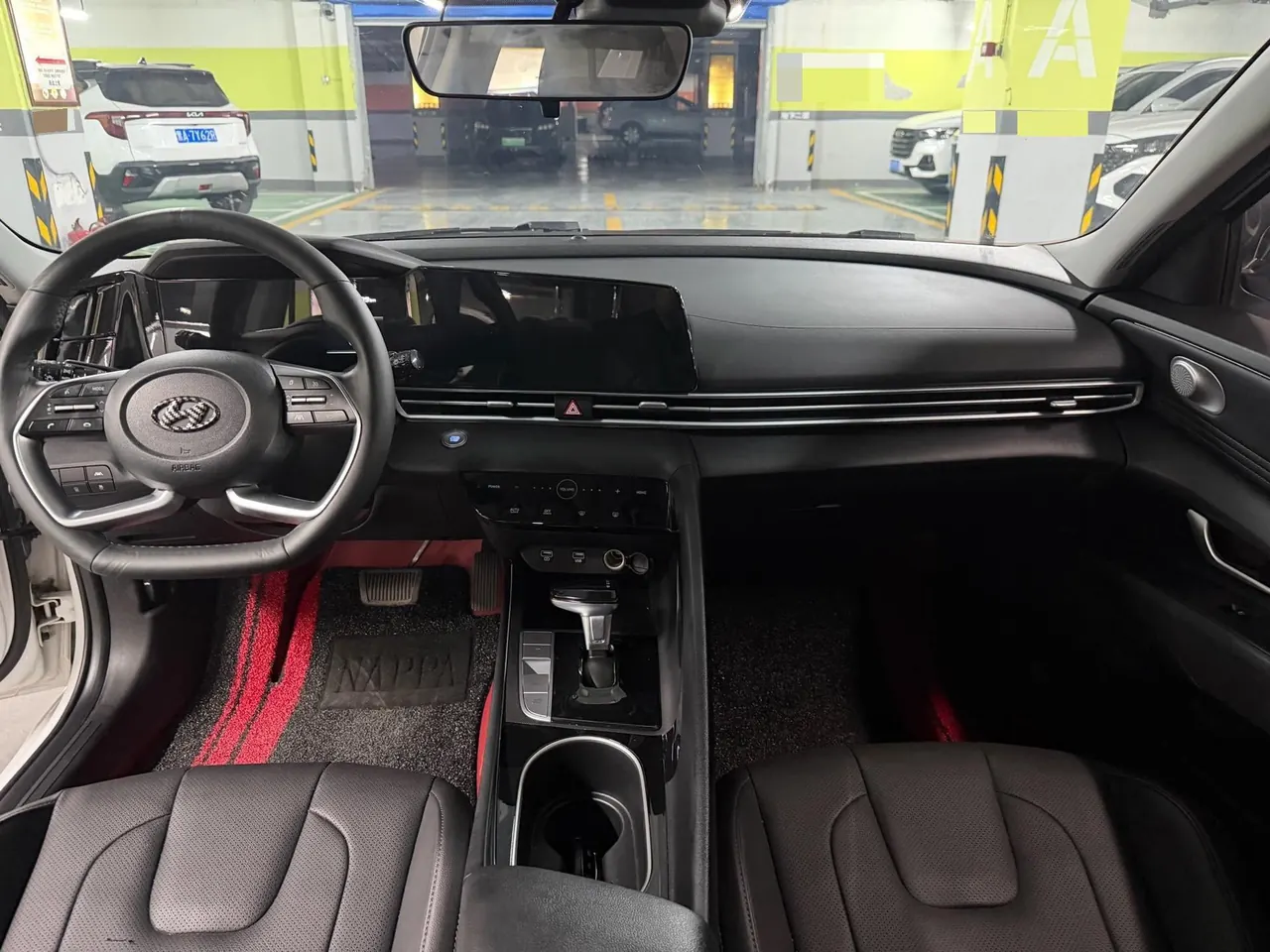Hyundai 2022 Elantra -3-compartment 1.5 stepless LUX premium automatic gear 9
