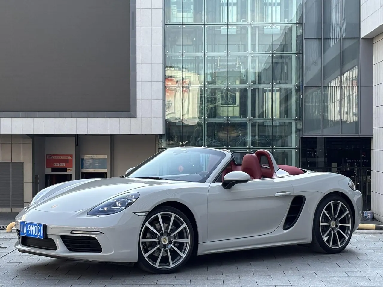 Porsche 718 (Imported) 2020 718 Boxer 2.0T Automatic - View 1