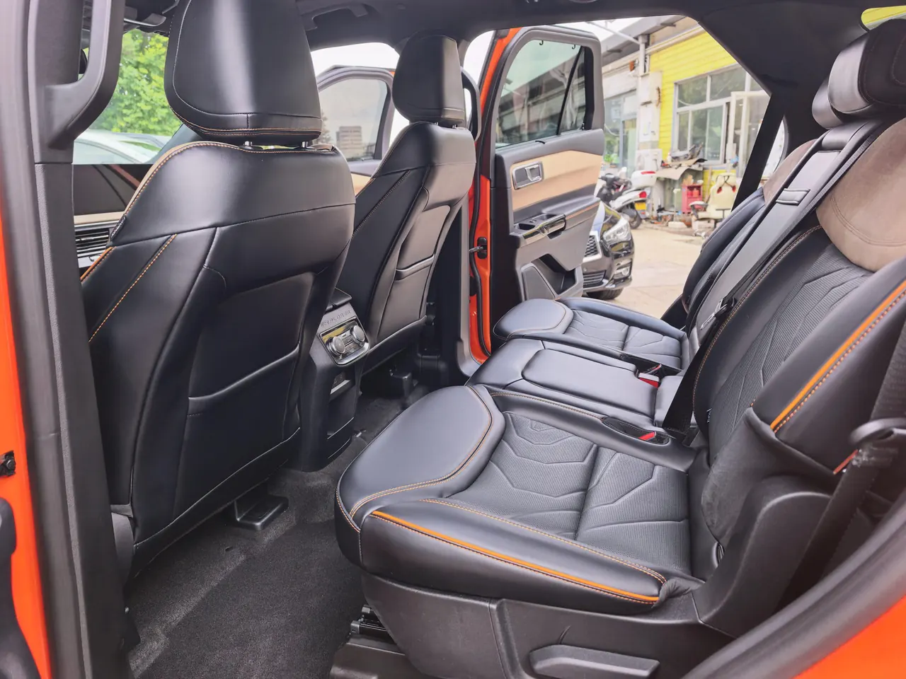 Ford 2023 Explorer 2.3T EcoBoost 285 Kunlun Peak Edition 7-seat Automatic 5